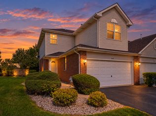440 Coventry Cir, Glendale Heights, IL 60139