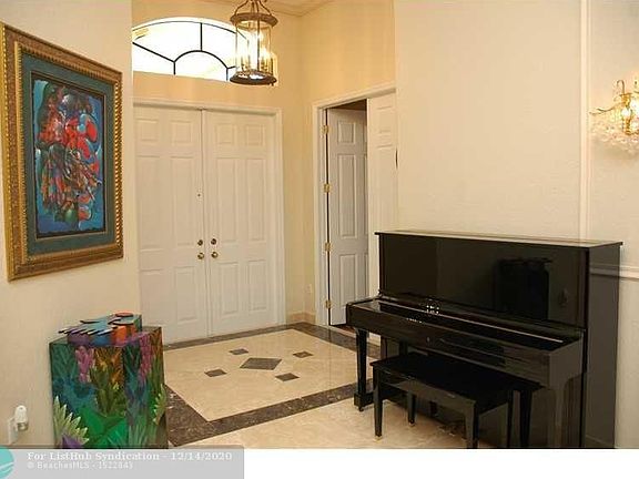 3rd image of 19300 SW 24th St