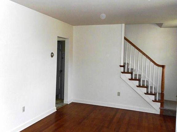 4th image of 1704 Easton Ave