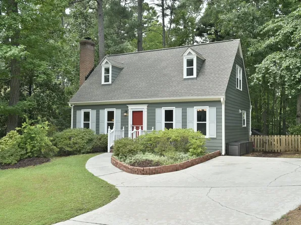 2 Cottage Woods Ct, Durham, NC 27713