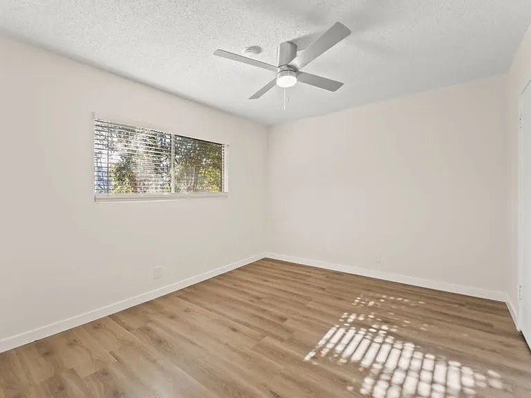 862 W. 84th street — Photo 10
