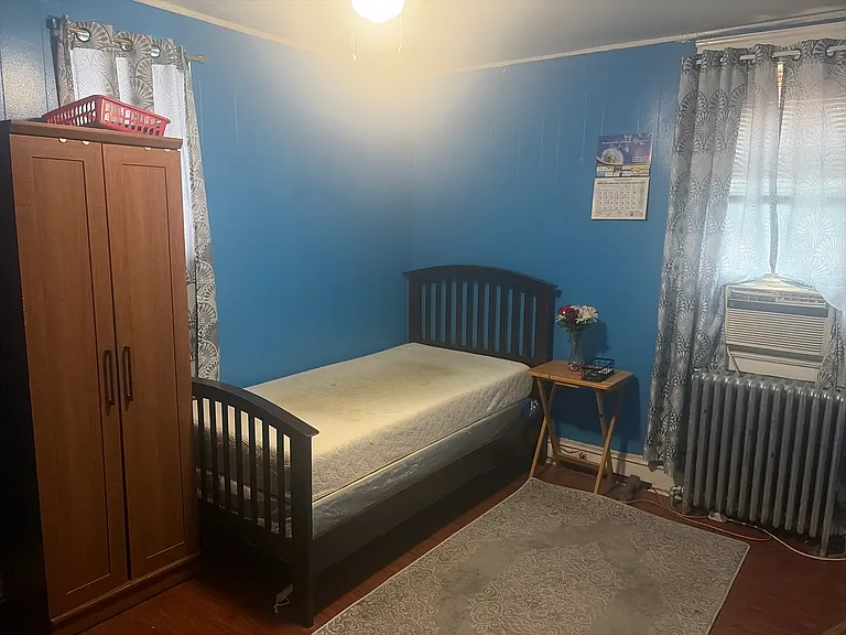 217 Barrington Rd — Photo 8