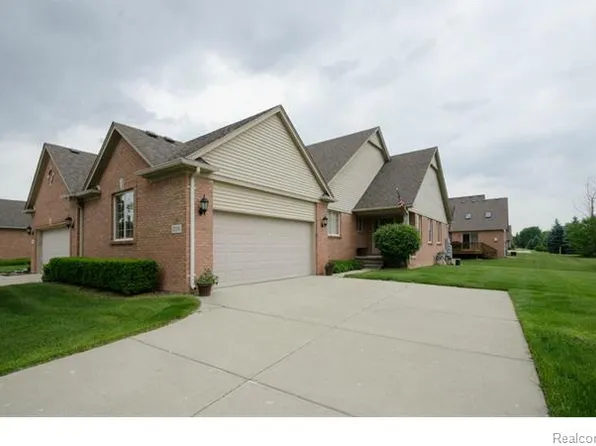 52210 Gabriella Ln, Macomb, MI 48042