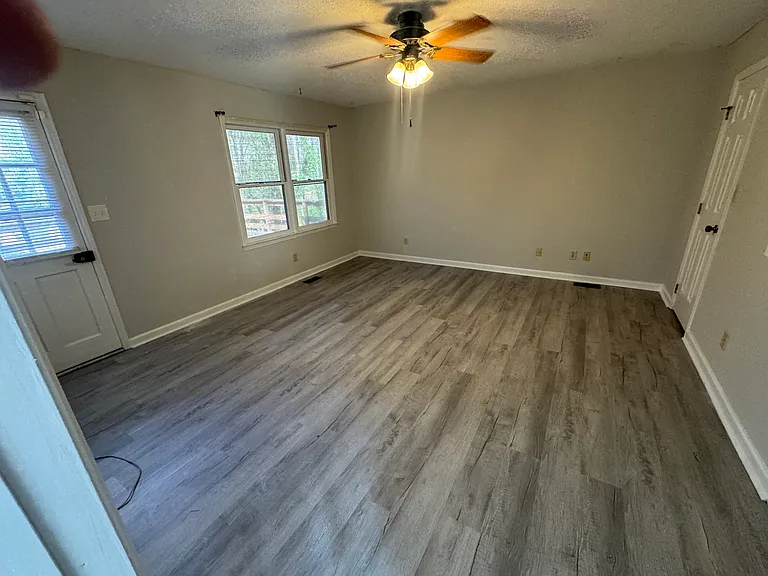 2102 Oakcrest Ct — Photo 7