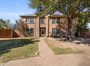 105 Foxtail Ct, Red Oak, TX 75154