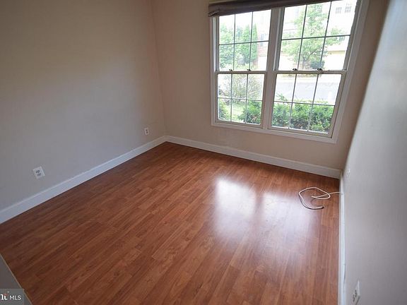 3rd image of 5520 Sully Lake Dr