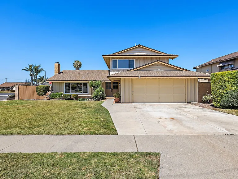 629 S Vicki Ln — Photo 2