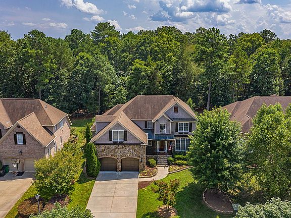 5th image of 10342 Lady Grace Ln