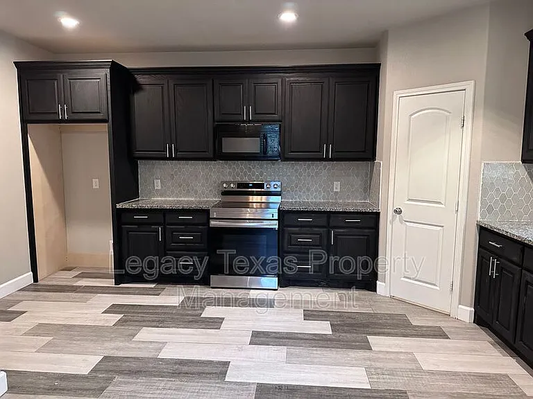 729 E Brown St #B — Photo 22