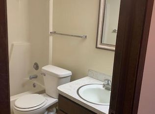 245 S 48th St #6, Lincoln, NE 68510
