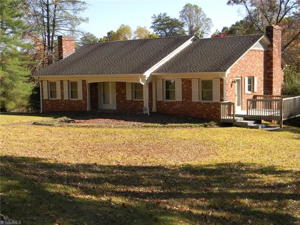 709 Tern Ln, Madison, NC 27025