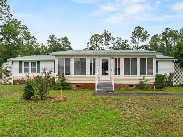 1360 Longtown Rd, Lugoff, SC 29078