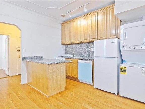 4th image of 351 16th St APT 2F