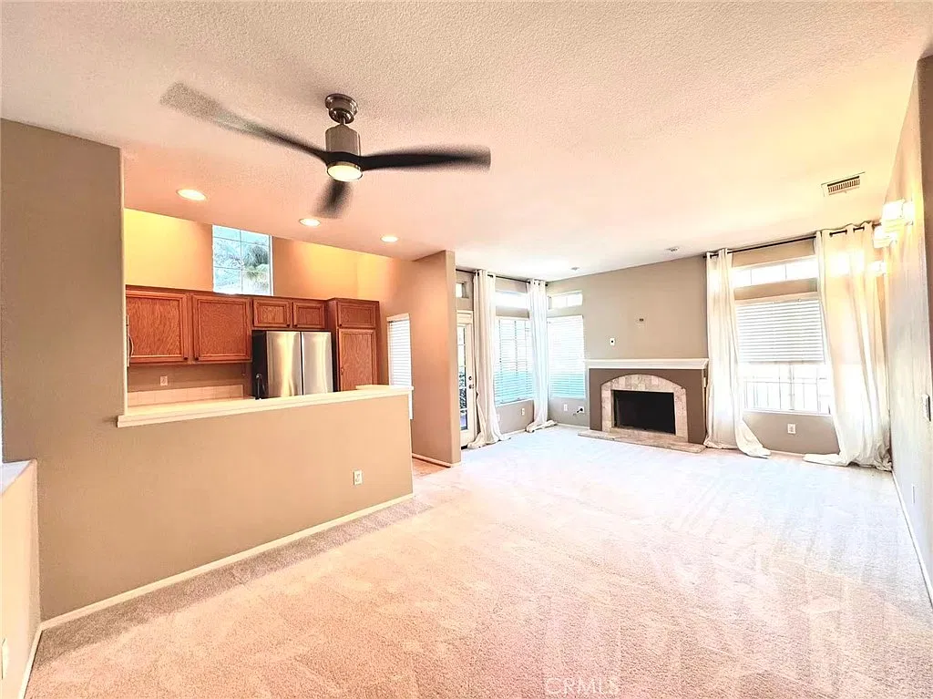 2 bed, 1033 sqft, $3,500 — Photo 4