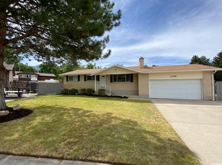 1046 E Bohm Cir, Sandy, UT 84094