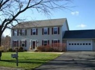 4 Teawaddle Ln, Amherst, MA 01002