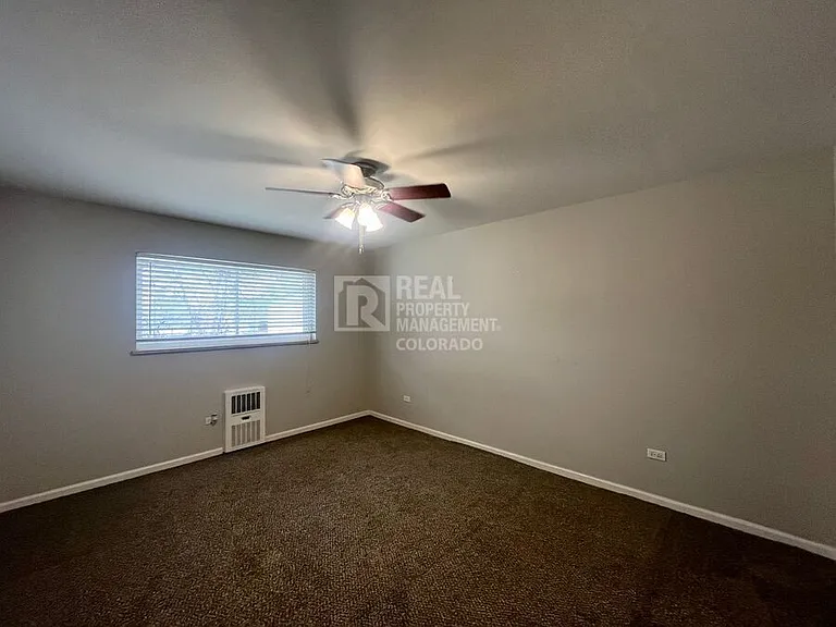 2260 S Valley Hwy #3 — Photo 6