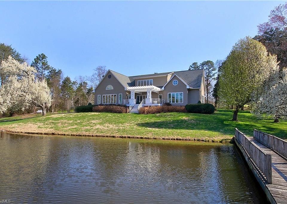 1st image of 194 Blueberry Hill Dr