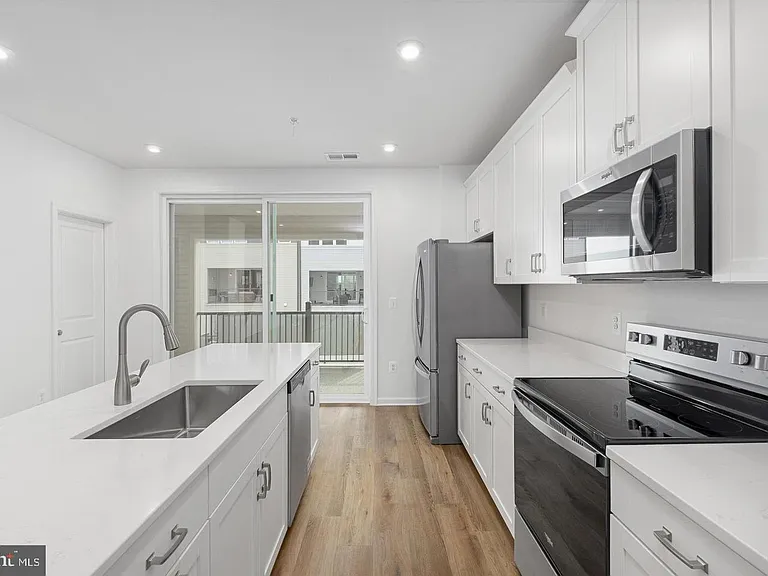2546 Neabsco Common Pl — Photo 7