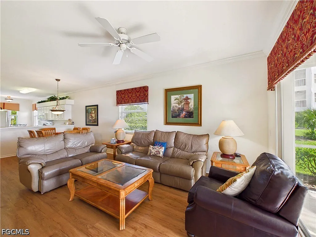 2 bed, 2.0 bath, 1265 sqft, $4,500 — Photo 4