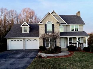 302 Sherwood Ave, Rural Retreat, VA 24368