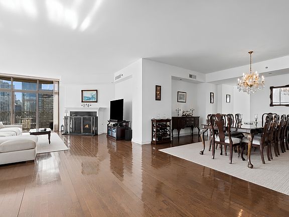 5th image of 21 E Huron St APT 2803