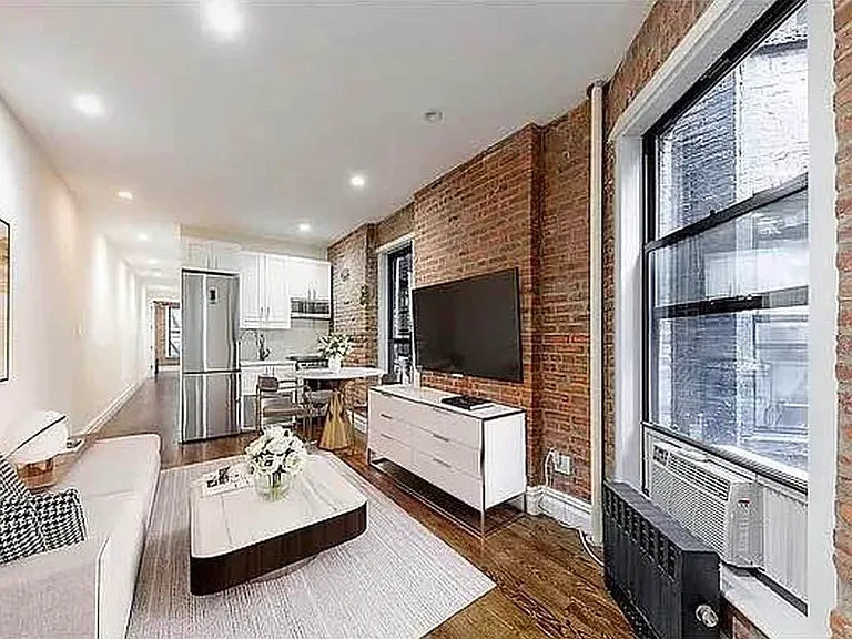 264 W 25th St #4E — Photo 2