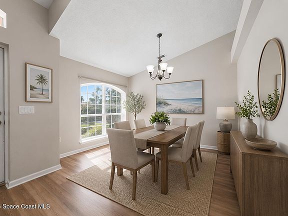3rd image of 1026 Alpine Ave NW