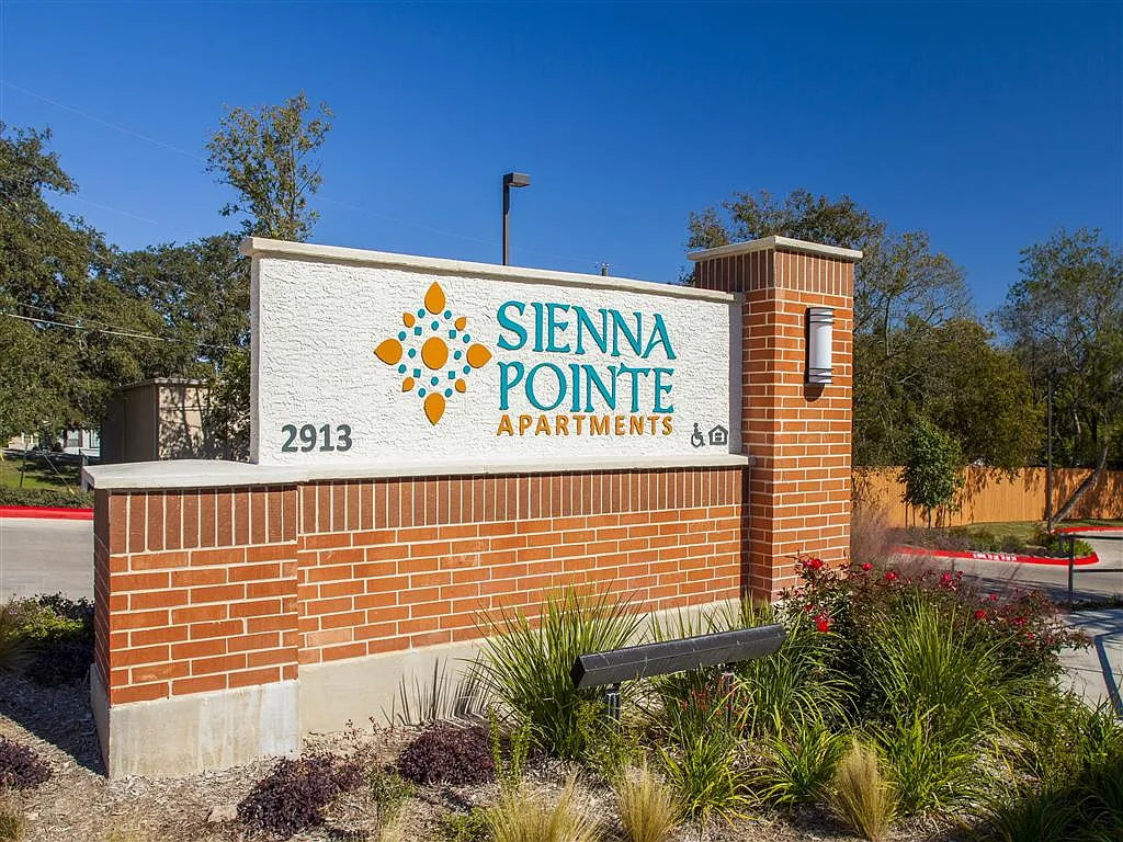 Sienna Pointe — Photo 4