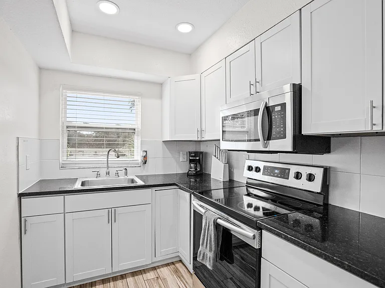 6244 S Martindale Ave — Photo 10