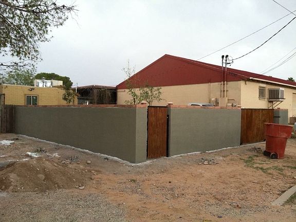 5th image of 2426 N Estrella Ave