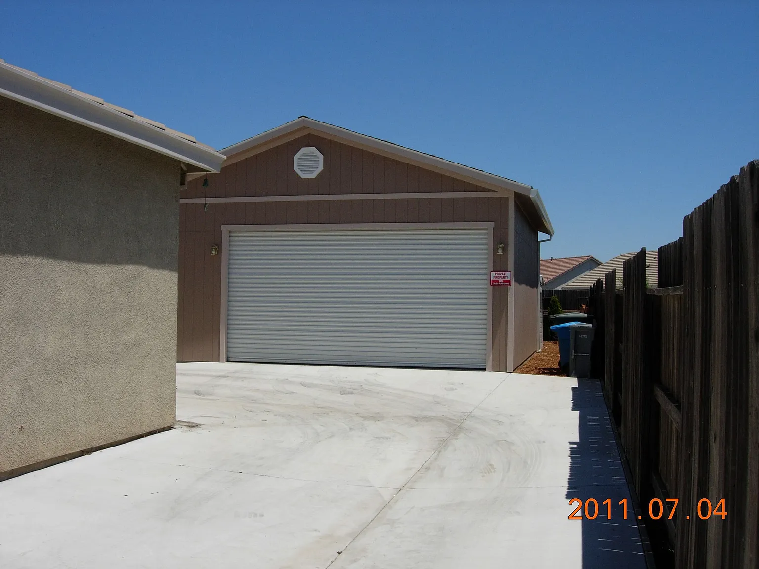 5649 Salmon Dr photo 1