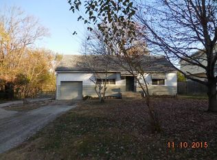 5820 Barrymore Dr, Kansas City, MO 64134