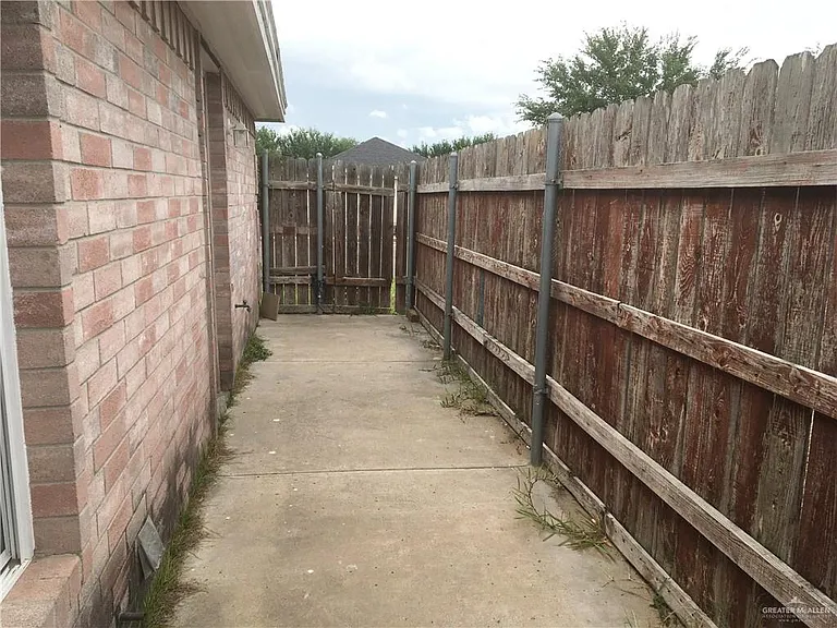 1029 French Ave — Photo 17