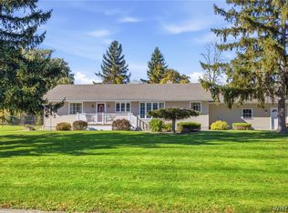 8434 Stringham Dr, Batavia, NY 14020
