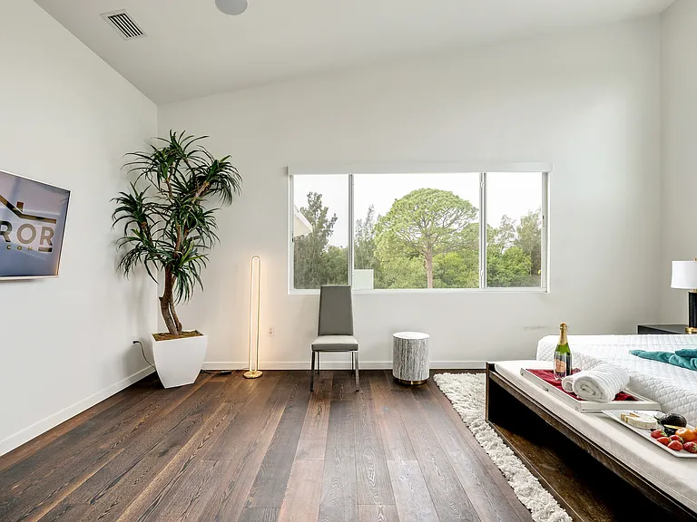 9100 San Martin Blvd NE — Photo 40