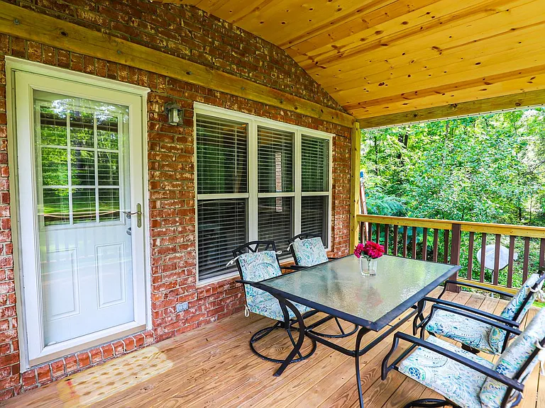 5804 Lanatte Ln — Photo 33