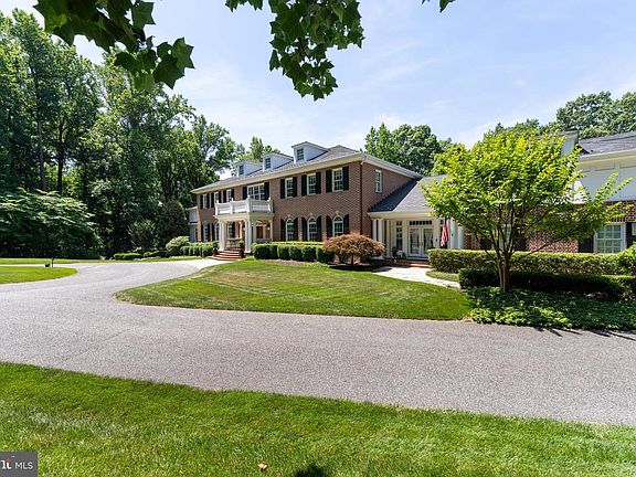 3rd image of 1112 Westwicke Ln