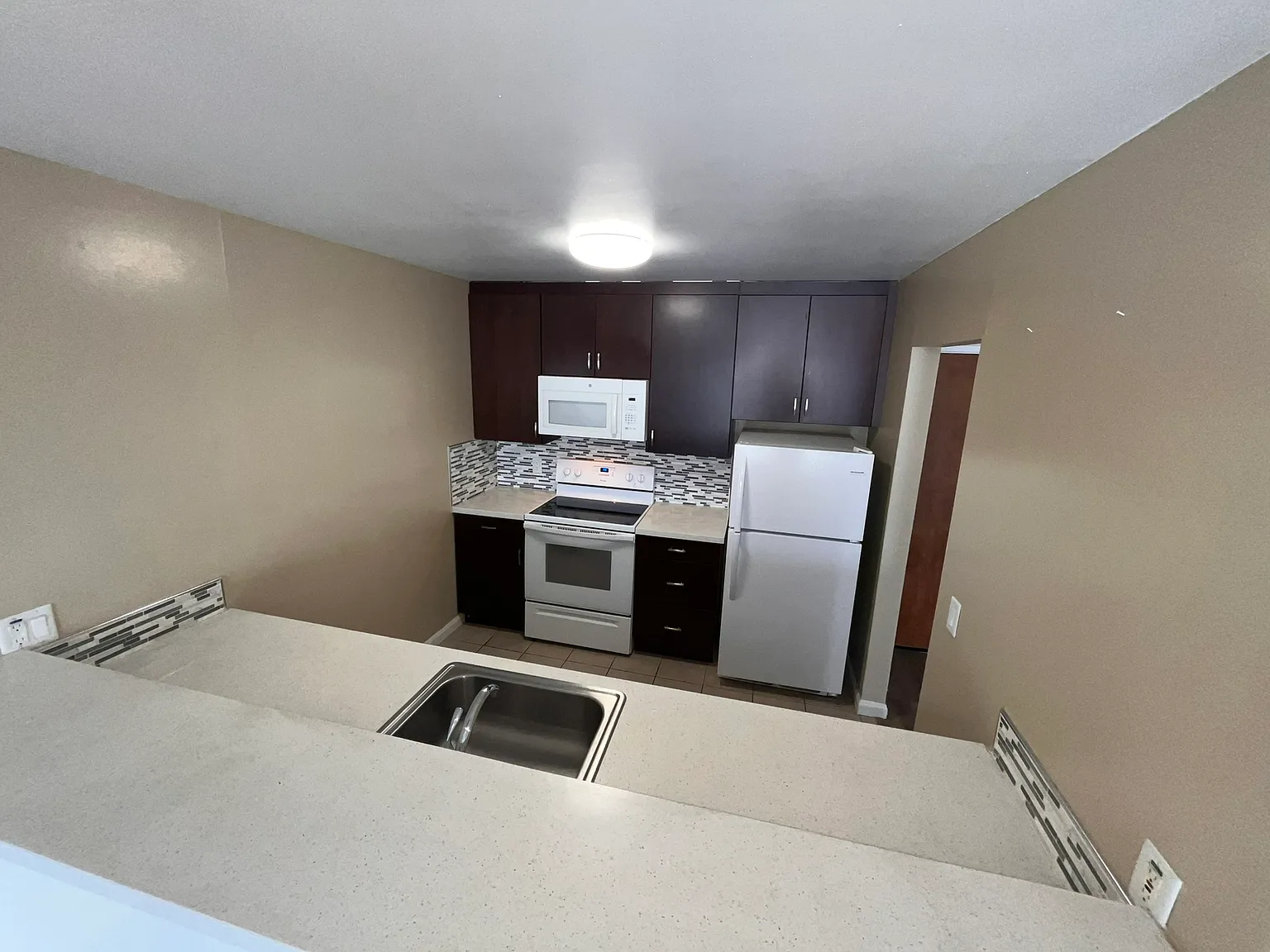 585 MacArthur Blvd — Photo 2