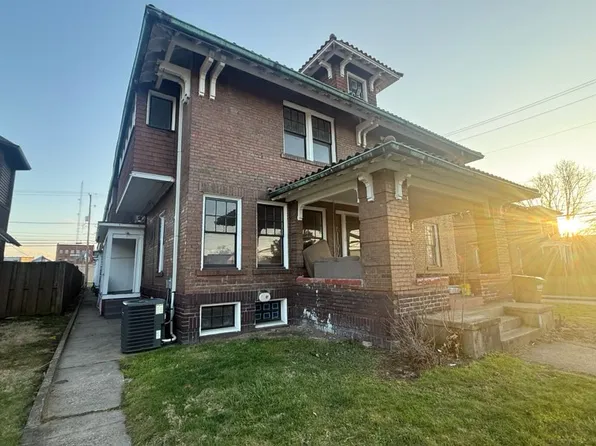 603 Chestnut St #1/2, Coshocton, OH 43812