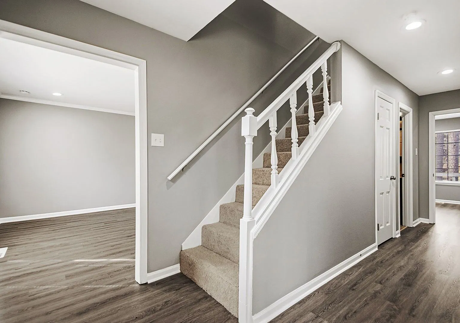 6 Lisa Court — Photo 4