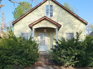 609 S Elm St, Centralia, IL 62801