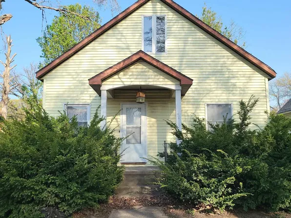 609 S Elm St, Centralia, IL 62801