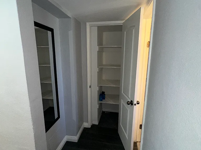 10220 S Van Ness Ave — Photo 10