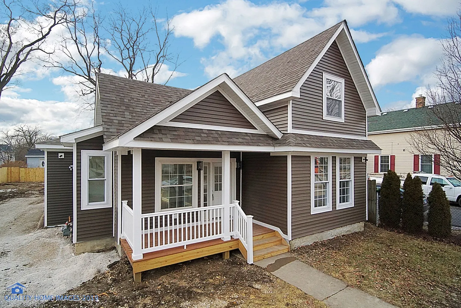 105 Hobbs Ave photo 1