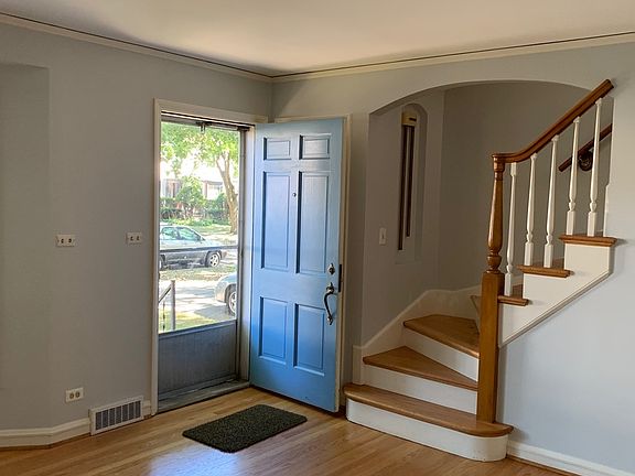 3rd image of 6760 N Ionia Ave