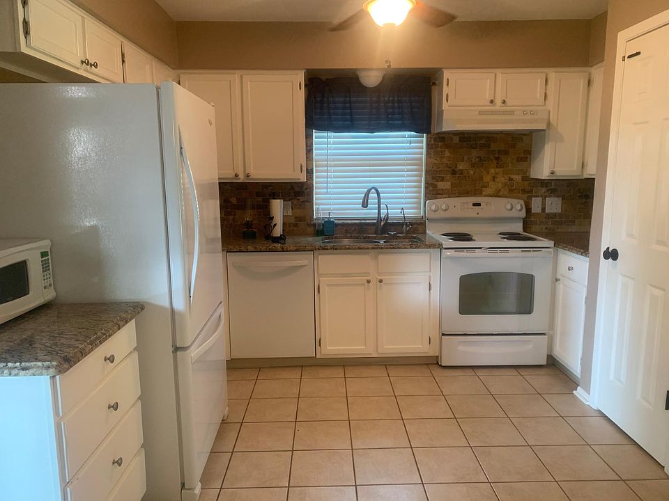 2nd image of 516 Earls Ct