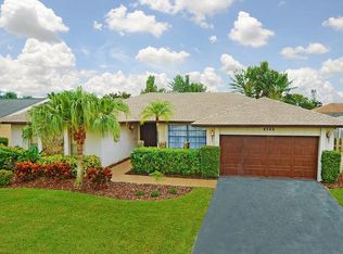 4266 Woods End Rd, Boca Raton, FL 33487