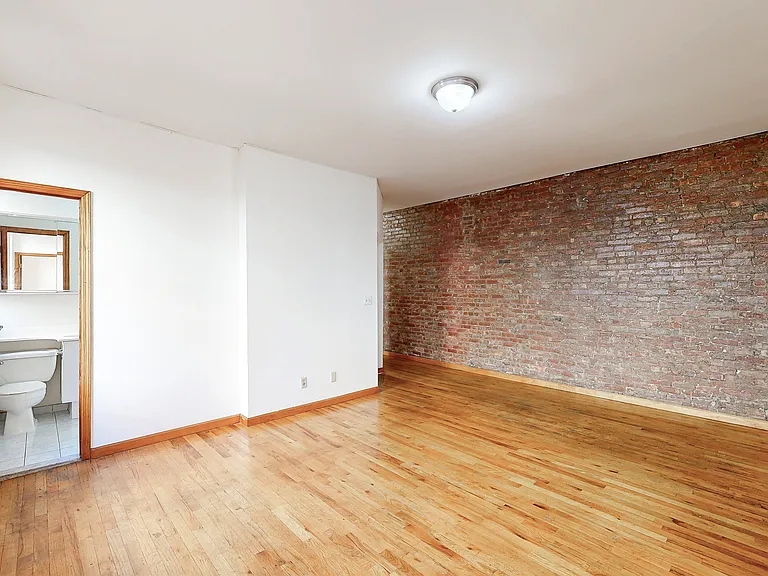 200 W 85th St #2C — Photo 2