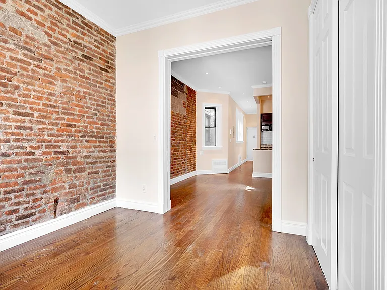 420 E 66th St #5C — Photo 3